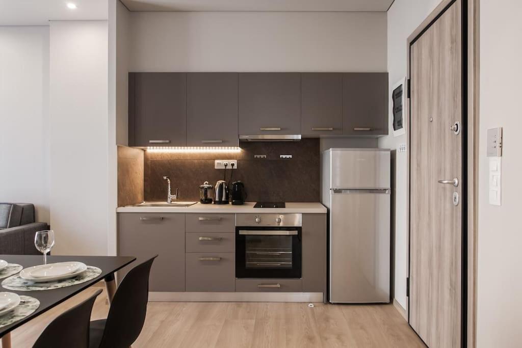 Piraeus Deluxe 2Bdr Apt - Near Metro And Port Exteriér fotografie