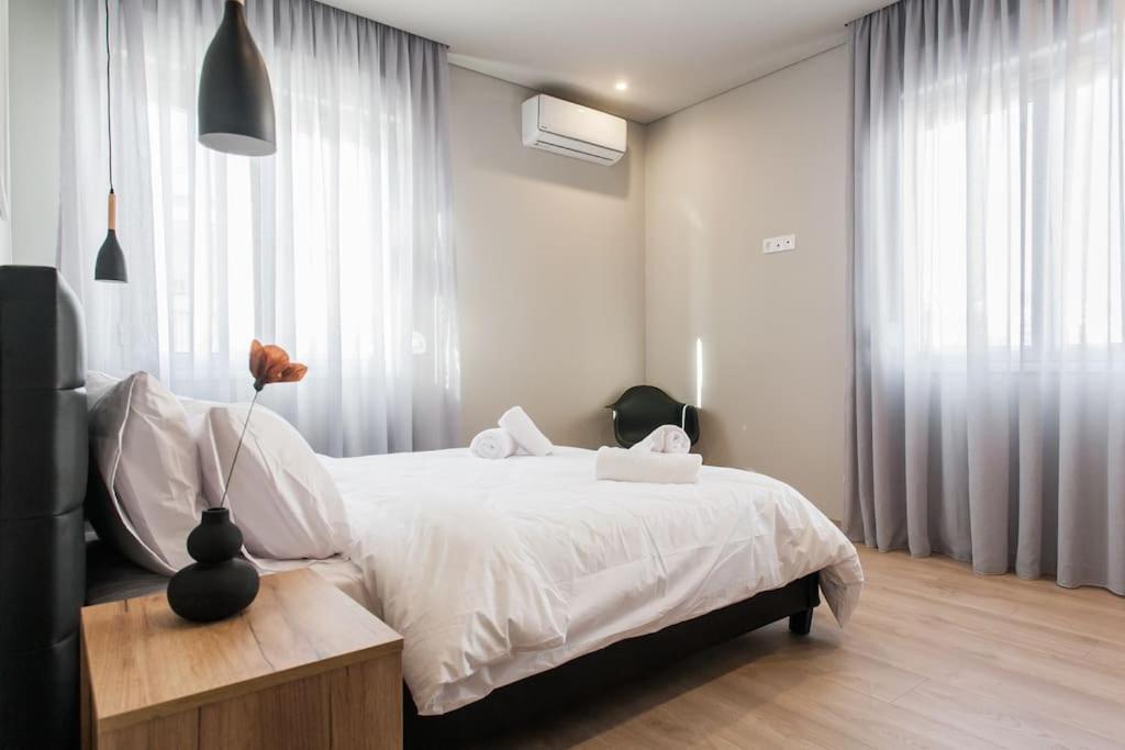 Piraeus Deluxe 2Bdr Apt - Near Metro And Port Exteriér fotografie