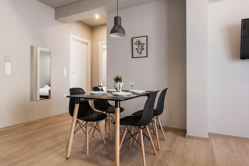 Piraeus Deluxe 2Bdr Apt - Near Metro And Port Exteriér fotografie