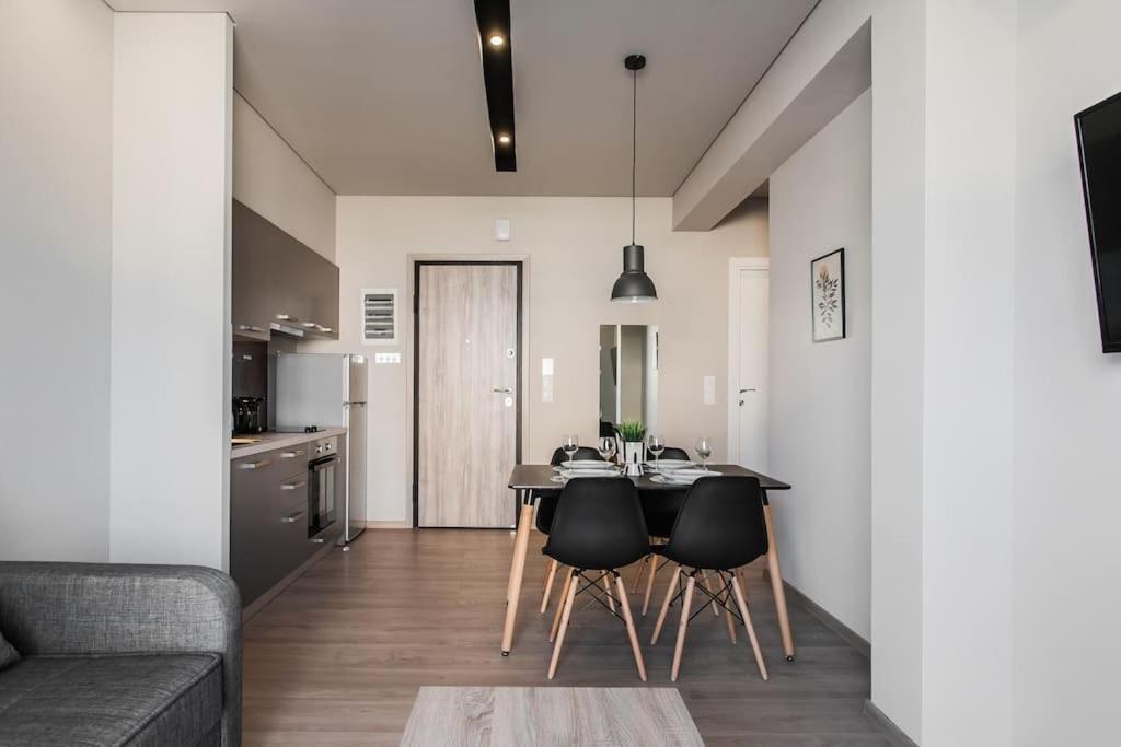 Piraeus Deluxe 2Bdr Apt - Near Metro And Port Exteriér fotografie