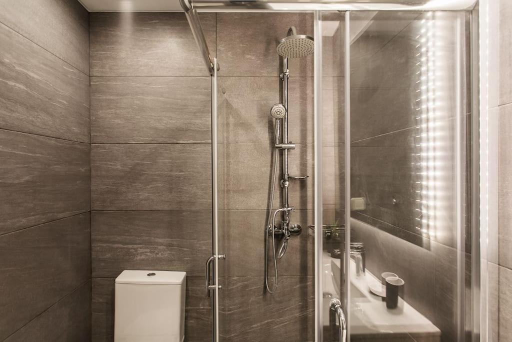 Piraeus Deluxe 2Bdr Apt - Near Metro And Port Exteriér fotografie